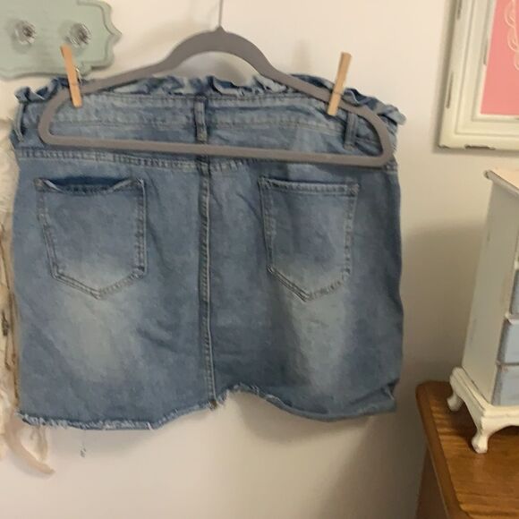 Shein distressed blue Jean skirt 3xl - Picture 7 of 9